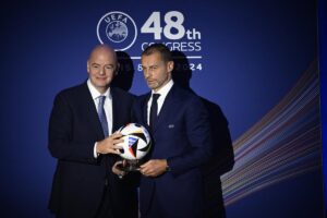 L'UEFA menacerait Gianni Infantino et la FIFA de poursuites judiciaires après son projet avorté de vente de la Coupe du monde