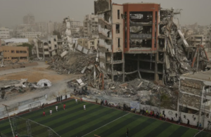 Le retrait d’une photo de Gaza exposée dans l’espace public à Deauville provoque la polémique