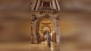 EN BMX dans l'Op&eacute;ra Garnier – franceinfo