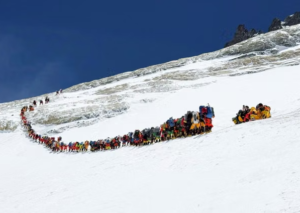 « Prendre de la hauteur »&nbsp;: l’esprit de l’alpinisme et sa recherche de la distinction