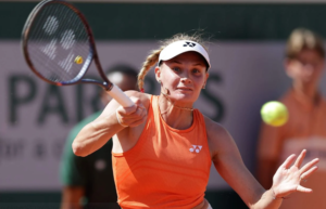 « Seule une serviette de Roland-Garros a survécu » : Yastremska montre son appartement détruit par un missile russe