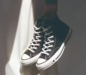 De Sydney Sweeney à la dernière pub Converse : du sexe, du sang et du sport ! | France Culture