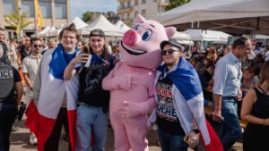 À Hayange, le RN fait toujours la Fête du cochon mais supprime les cars scolaires des enfants | StreetPress