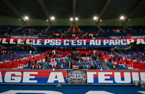 Tribunes solidaires des lycéens : la gloire des ultras !