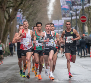 Marathon de Lille&nbsp;: un marronnier s’effondre sur le parcours, un coureur légèrement blessé